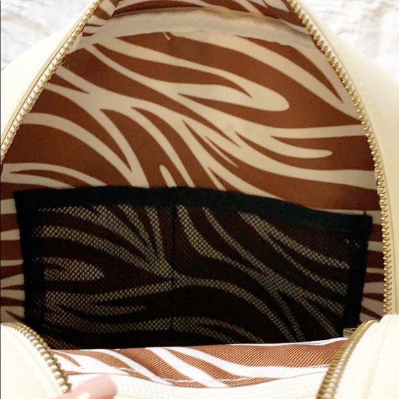 loungefly minnie safari